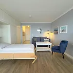 Haus Metropol App 130 mit Meerblick und Balkon